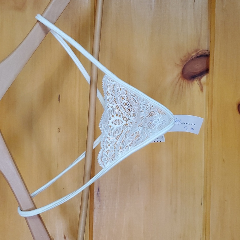 NWT Wicked Weasel g-naughty lace knicker. Size Medium